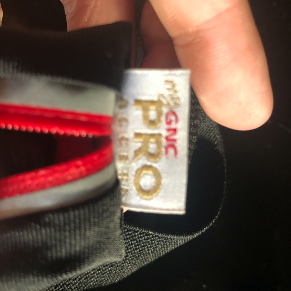 GNC Pro membership mini fanny pack - Picture 3 of 3